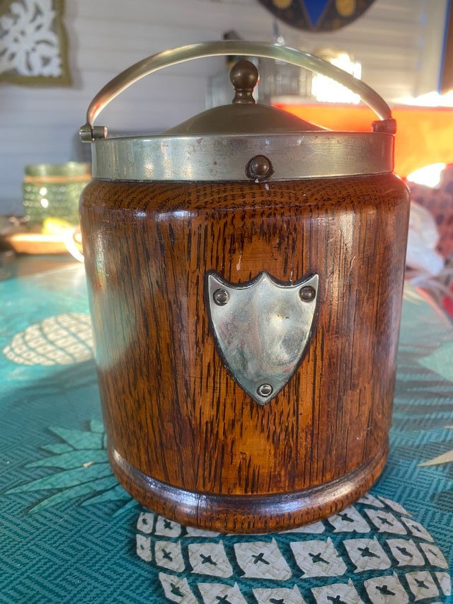 Galletero inglés antiguo de roble