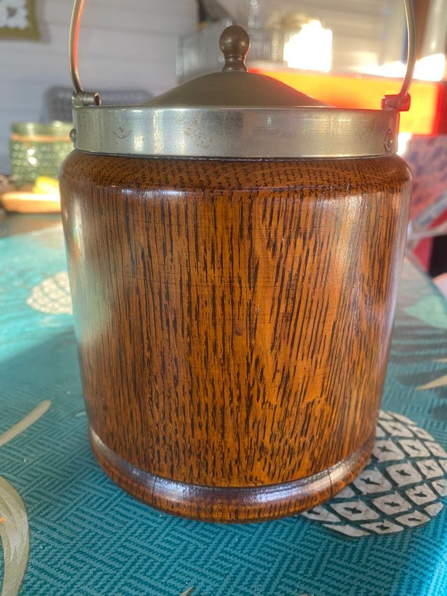 Galletero inglés antiguo de roble