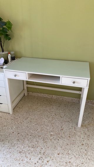 Mesa escritorio blanca con cristal