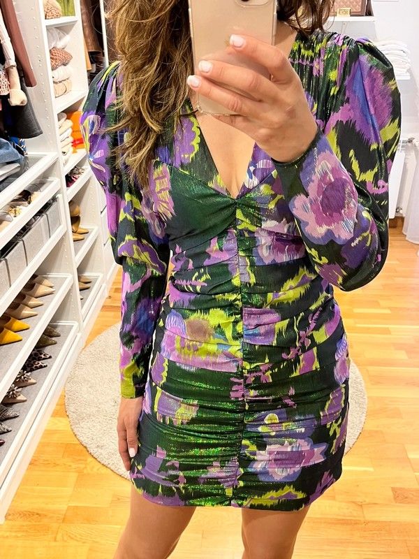 Vestido drapeado metalizado manga volumen Zara
