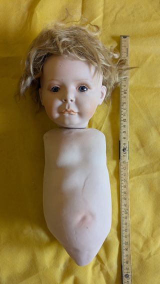 Parti bambola antica: testa e corpo