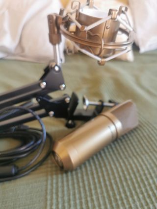 Micrófono Auna Pro-900 dorado