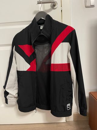 Chaqueta Puma negra y roja