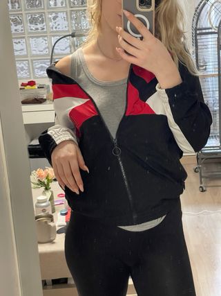 Chaqueta Puma negra y roja