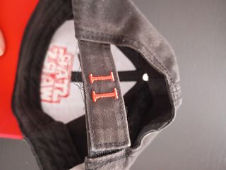 Gorra Star Wars negra y roja