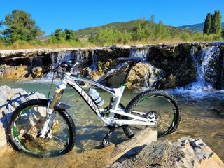 Bicicleta Canyon Strive 8.0