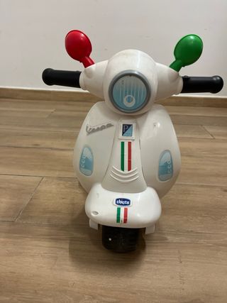 Moto correpasillos infantil Vespa