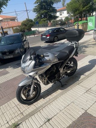 Moto Suzuki Bandit 650S
