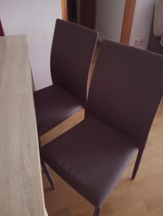 Mesa de comedor más 3 sillas comedor tela marrón