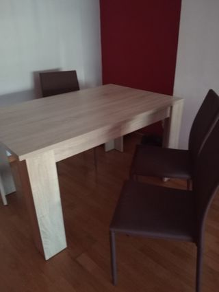 Mesa de comedor más 3 sillas comedor tela marrón