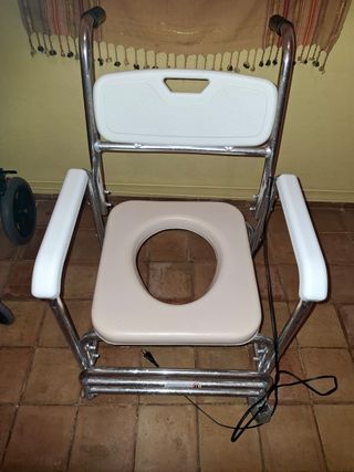 Silla de ducha con ruedas