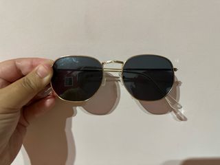 Gafas sol redondas doradas