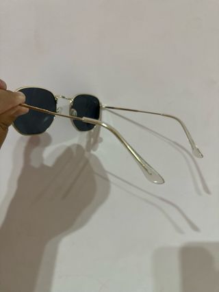 Gafas sol redondas doradas