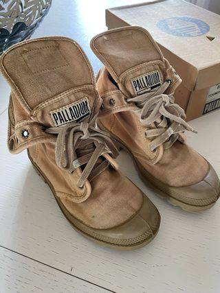 scarpa sportiva stivaletto Palladium 