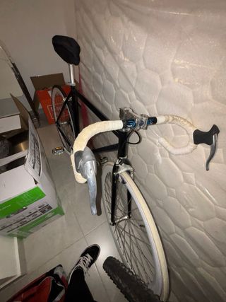 Bicicleta carretera clásica, ideal para dar paseos