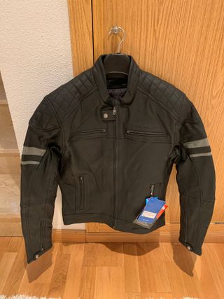 Chaqueta moto piel negra L-XL protecciones incl.