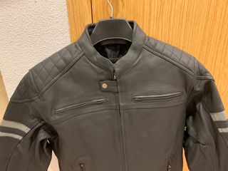 Chaqueta moto piel negra L-XL protecciones incl.