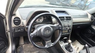 Salpicadero Lexus IS200