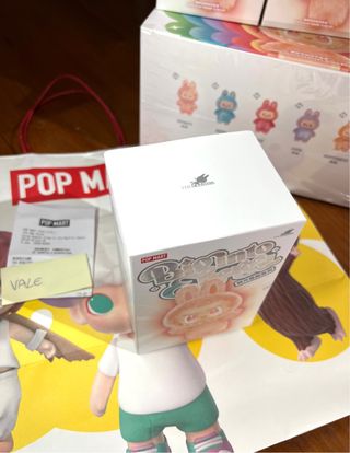 Labubu Big Into Energy Pop Mart con scontrino NEW
