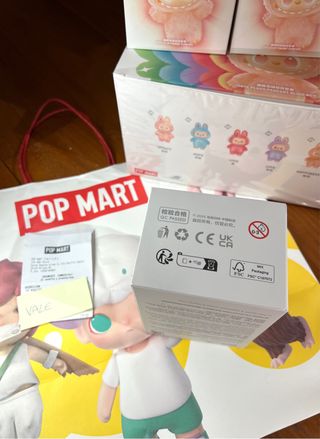 Labubu Big Into Energy Pop Mart con scontrino NEW