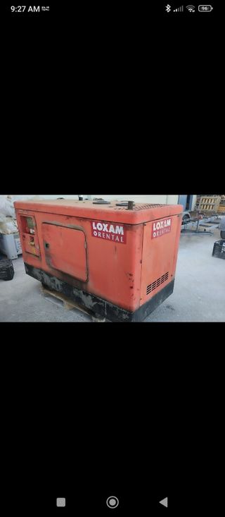 Generador trifásico  37.5 kVA com motor deutz