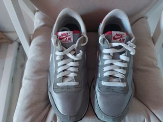 Zapatillas Nike Air Pegasus 83 Gris/Rojo