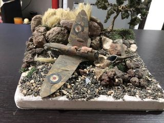 Diorama aereo WWII: Spitfire distrutto 