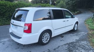 Lancia Voyager 2012