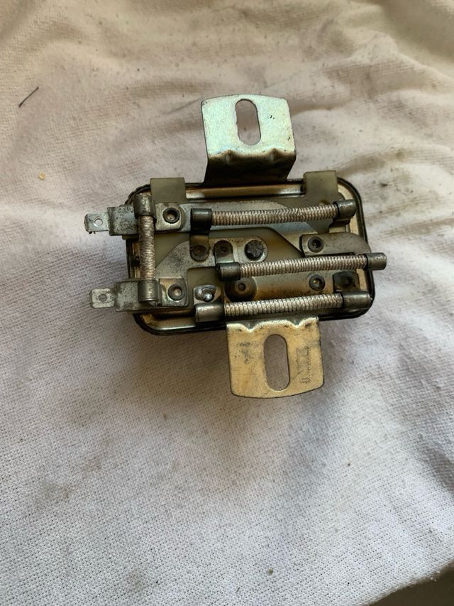 regulador de corriente marca Femsa , para Renault