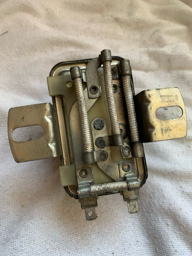 regulador de corriente marca Femsa , para Renault