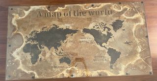 Mesa de centro con mapa mundo