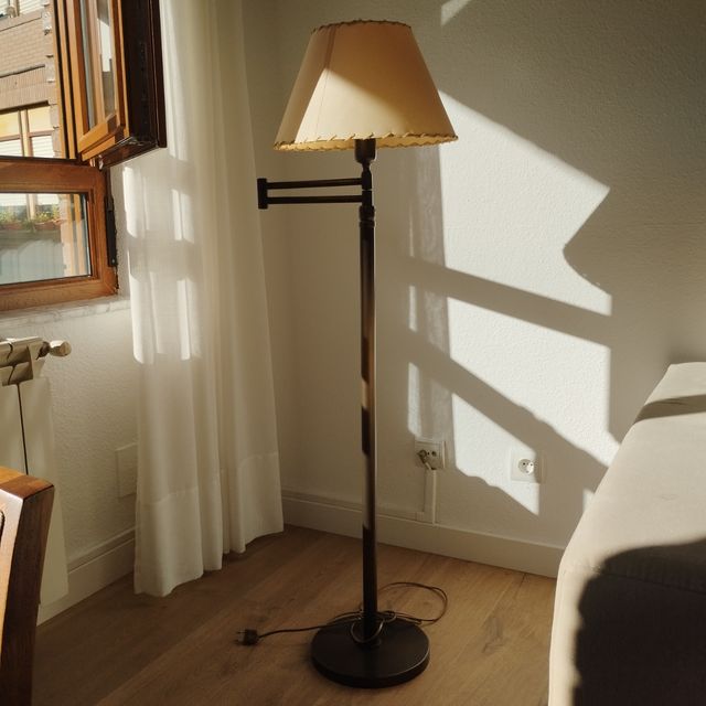 Lámpara pie vintage - metal y tela
