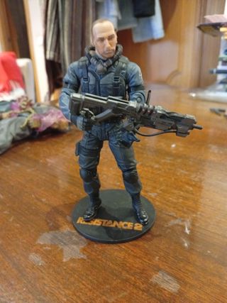 Figura Resistance 2