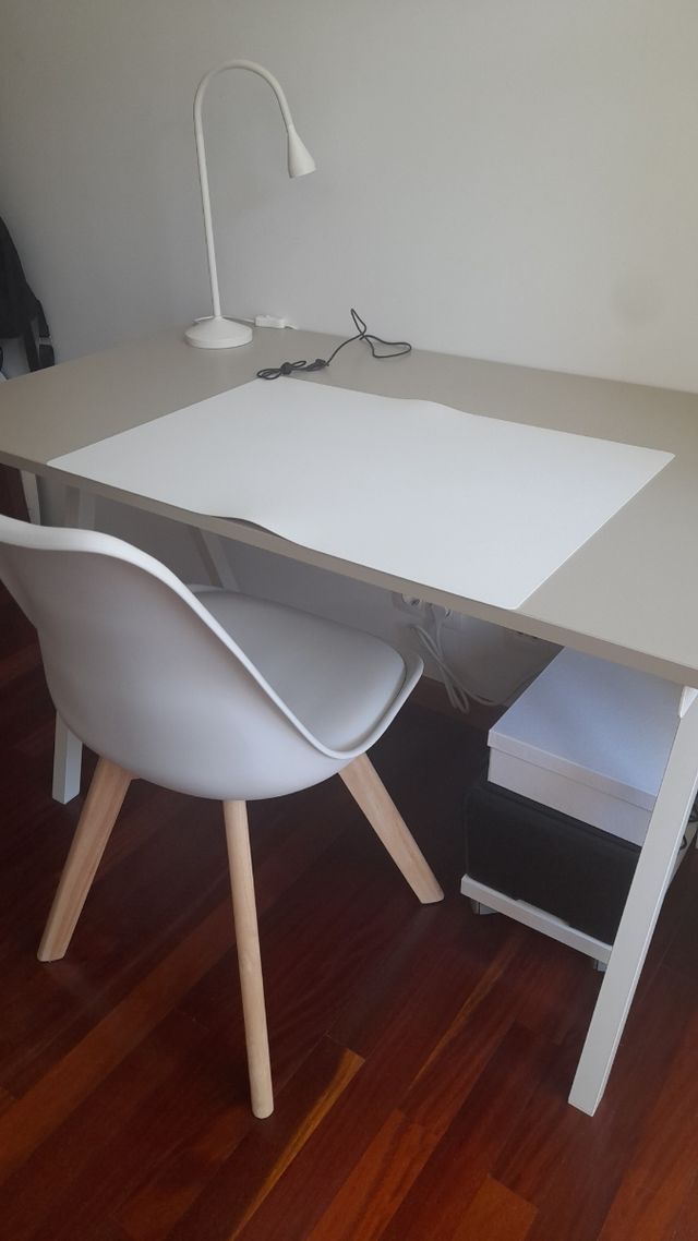 Escritorio + Silla + REGALO flexo