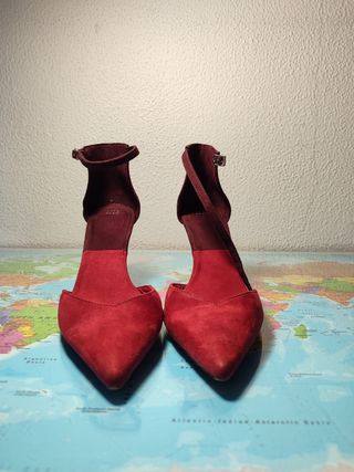Tacones Zara Basic rojos