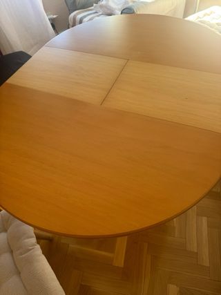 Mesa de madera redonda extensible