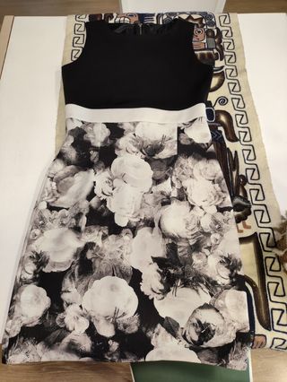 Vestido flores blanco y negro