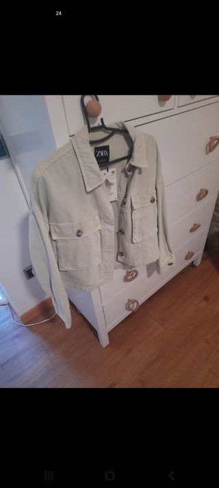Cazadora Zara color verde menta - Talla M