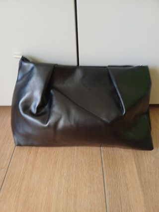 Clutch nera in ecopelle