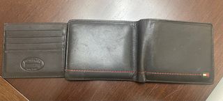 Cartera Tommy Hilfiger marrón