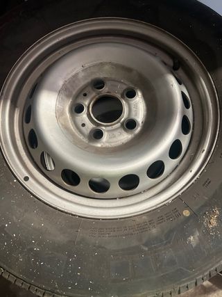 Neumáticos 215/75R16 116/114R usados completo wv 
