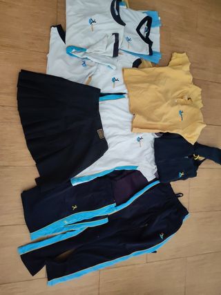 Uniforme Arcadia: Chaqueta, falda, polos, pantalón