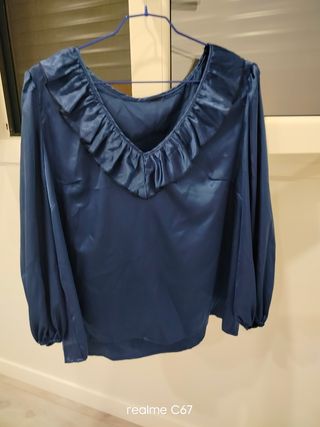 Blusa azul satinada