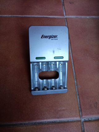 Cargador Energizer AA-AAA pilas