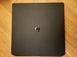 PS4 Slim 500GB - PlayStation 4