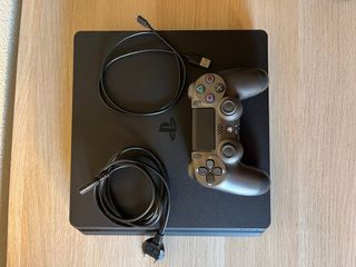 PS4 Slim 500GB - PlayStation 4