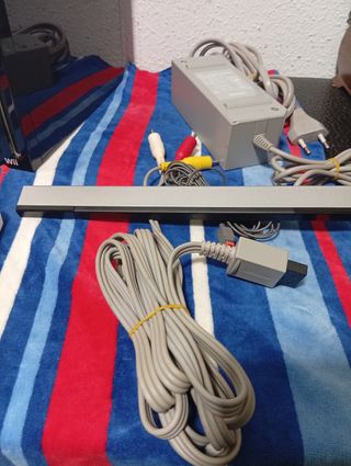 Wii Nintendo RVL-001 + 2 mandos