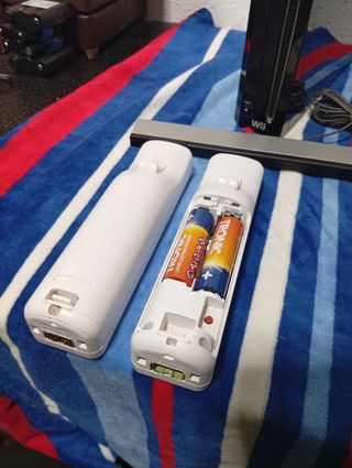 Wii Nintendo RVL-001 + 2 mandos