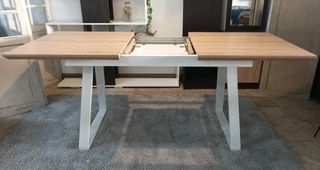 MESA NORDICA EXTENSIBLE Y (6) SILLAS TOWER. OFERTA