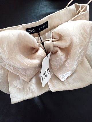 Top Zara beige con lazo